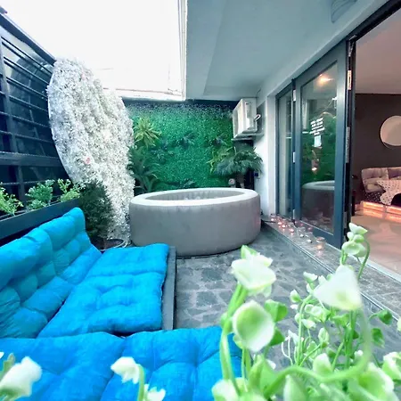 Jacuzzi Bohemian Studious Apartment Constanta